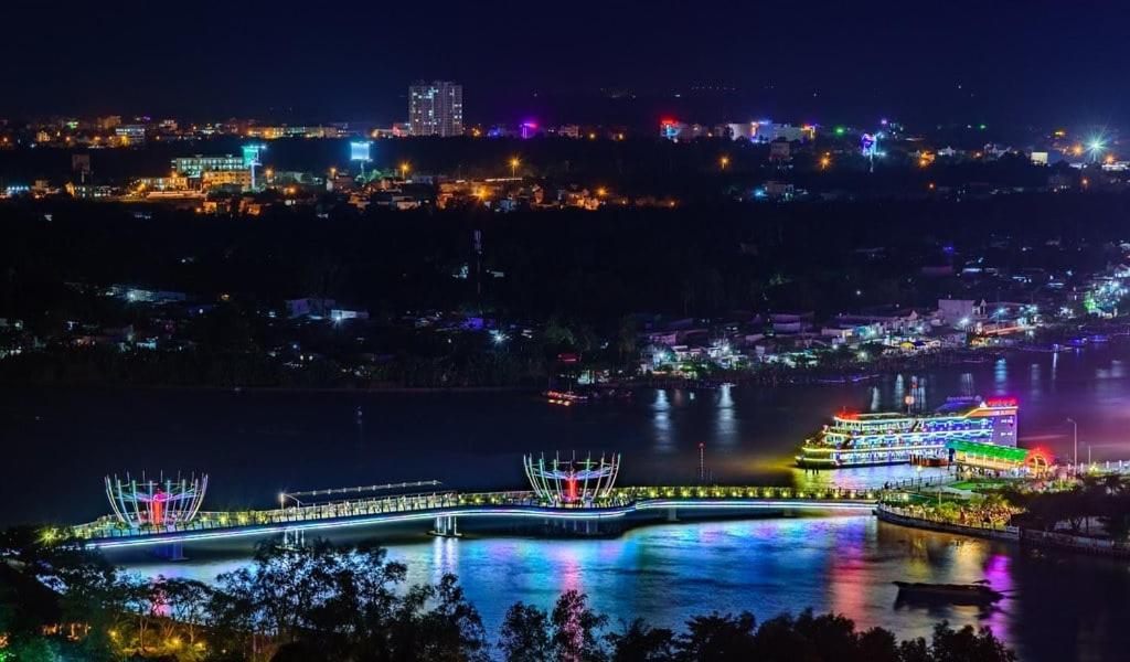 Khach San Nam Do 1 Hotel เกิ่นเทอ ภายนอก รูปภาพ